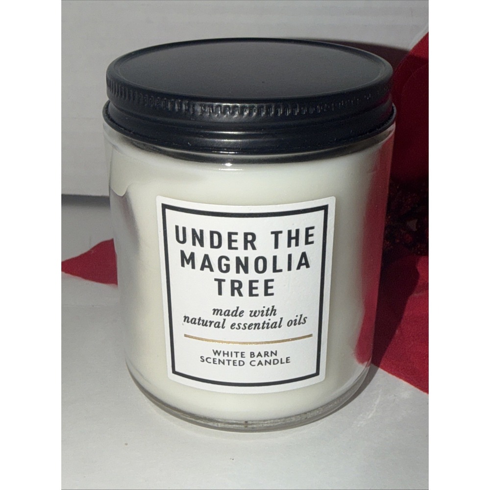 Whiteโ Barn Under The Magnolia Tree Scented Candle 7 oz Natural Essential Oils